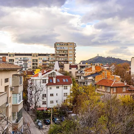 Top-floor Flat With Balcony By Flat Manаger Daire Filibe