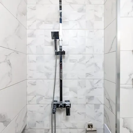 Top-floor Flat With Balcony By Flat Manаger Daire