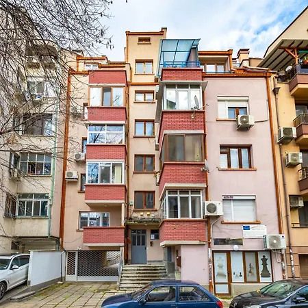 Daire Top-floor Flat With Balcony By Flat Manаger