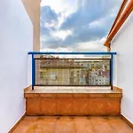 Апартаменты Top-floor Flat With Balcony By Flat Manаger *