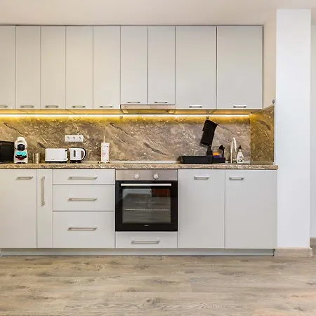 Apartamento Top-floor Flat With Balcony By Flat Manаger Plovdiv