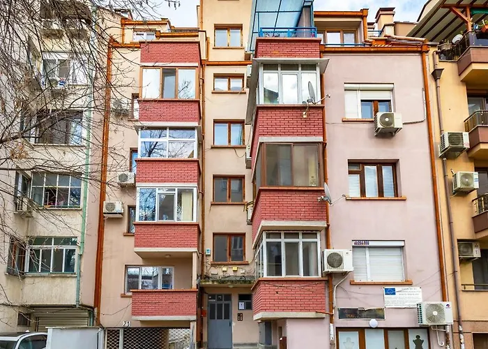 דירה Top-floor Flat With Balcony By Flat Manаger